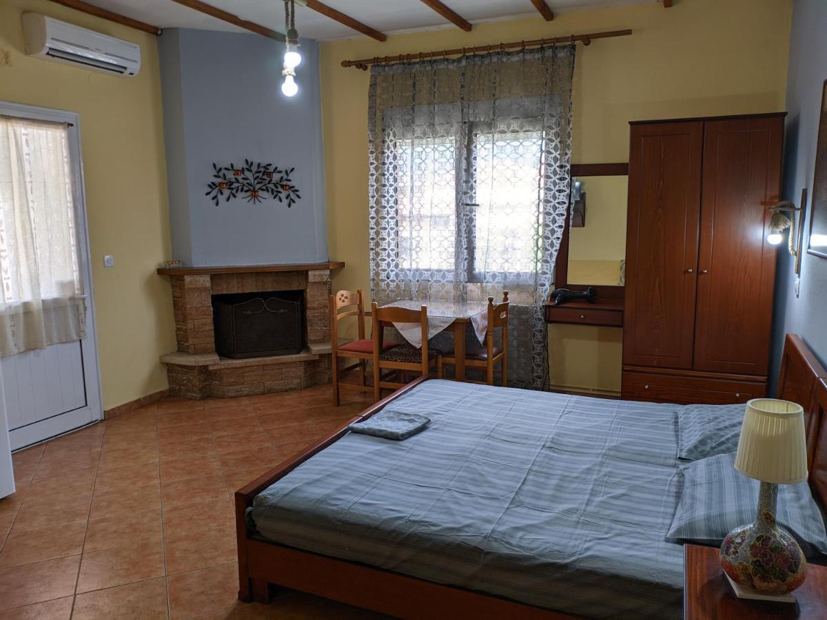 Alexandros Guesthouse ออร์มา ภายนอก รูปภาพ