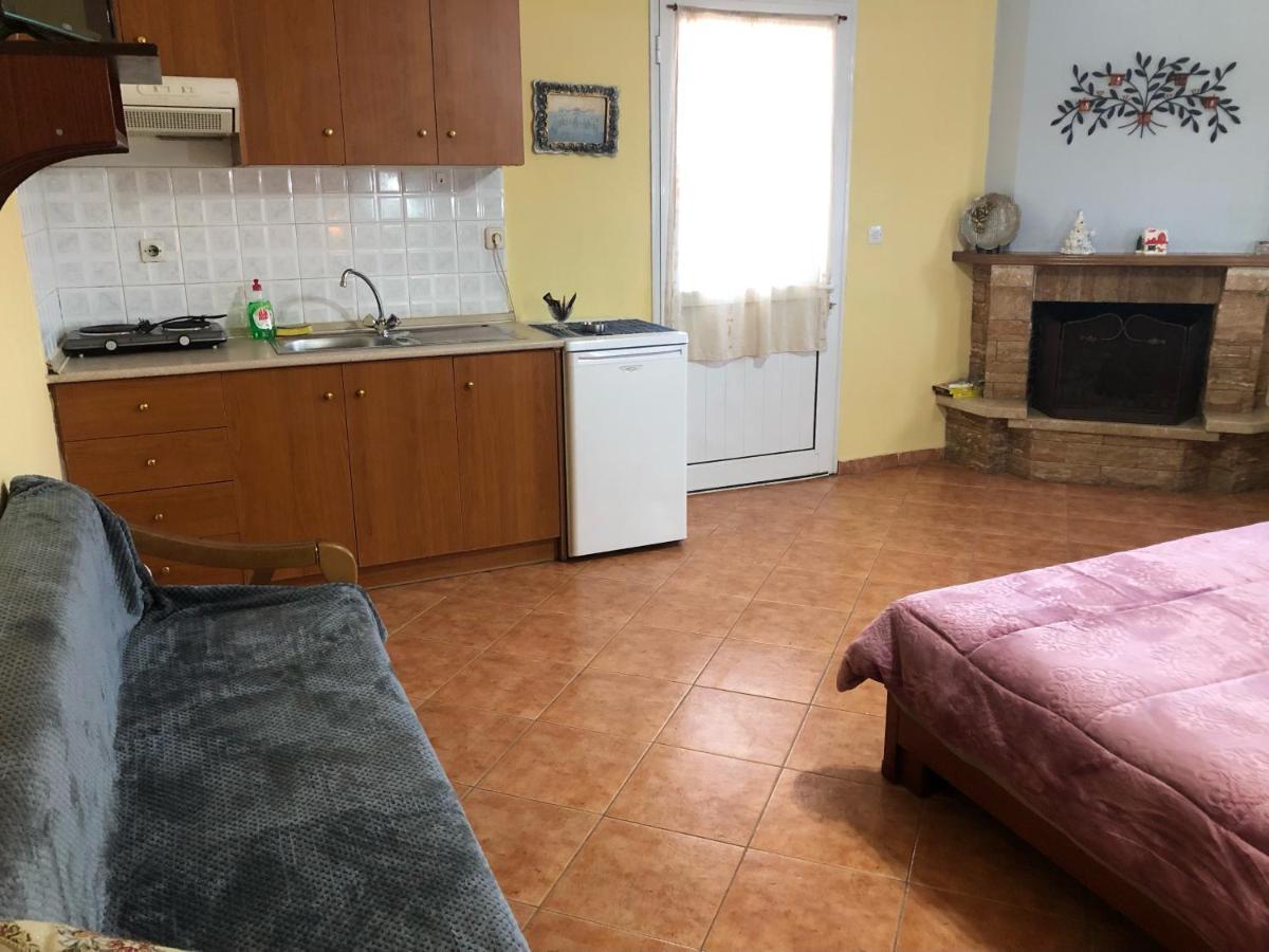 Alexandros Guesthouse ออร์มา ภายนอก รูปภาพ