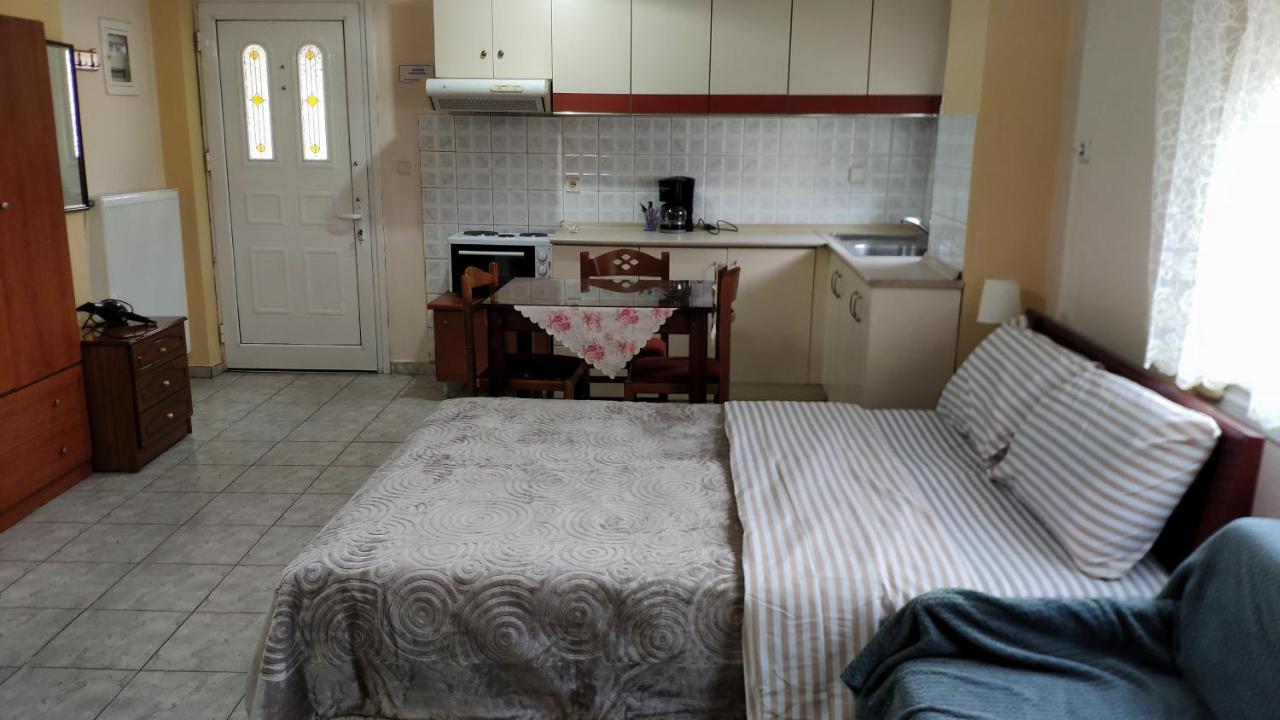 Alexandros Guesthouse ออร์มา ภายนอก รูปภาพ